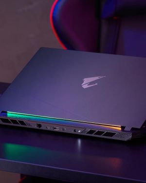 GIGABYTE Aorus 17 BSF-73IN654SH 13th Gen Windows 11 Home, Intel Core i7-13700H / NVIDIA Geforce RTX 4070/17.3 Inch 240Hz Thin Bezel Qhd/ DDR5 4800 8Gx2 / Gen4 1Tb Gaming Laptop